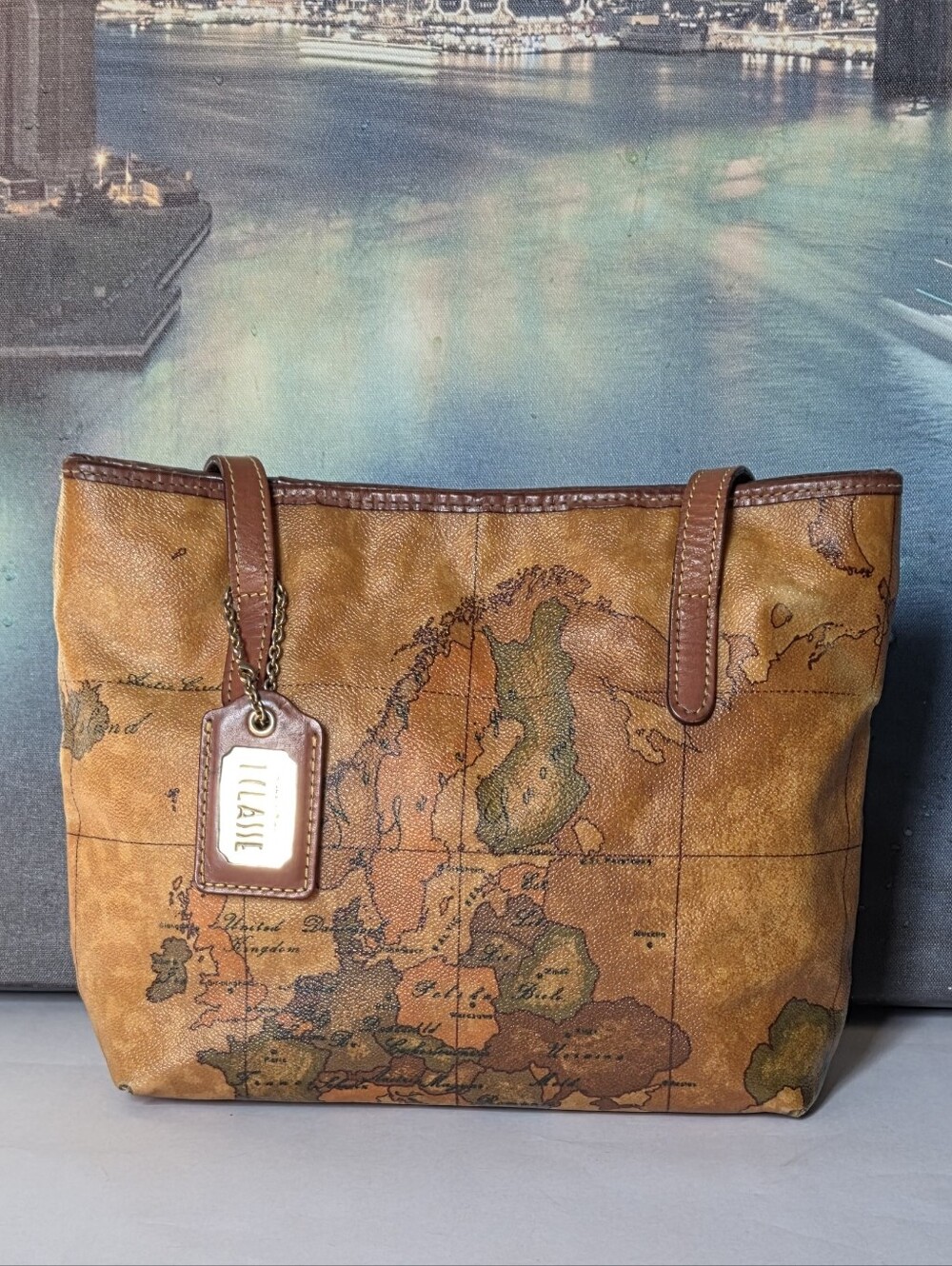 Alviero Martini 1A Classe Map Print Tote EUC